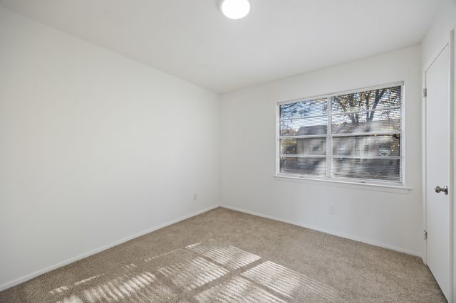 3827 Vineyard Drive, Dallas, TX 75212