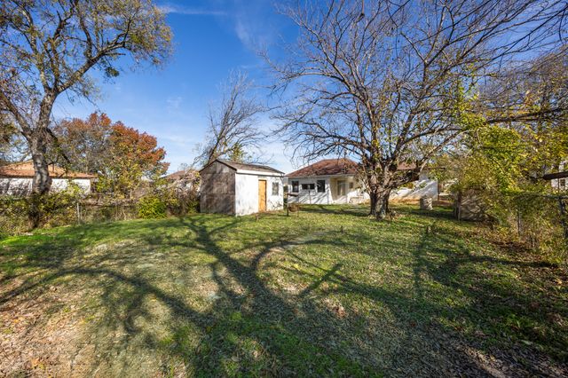 3827 Vineyard Drive, Dallas, TX 75212