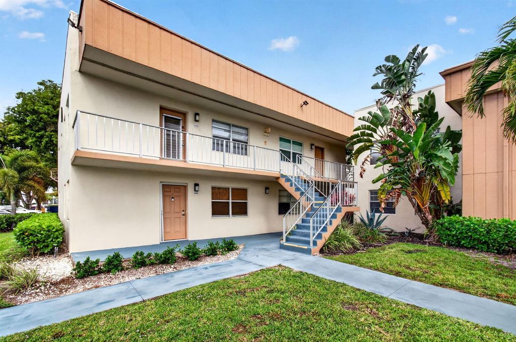 190 Piedmont D, Delray Beach, FL 33484