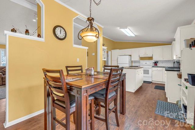 401 Lynn Gap Road, Spruce Pine, NC 28777