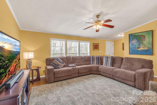 401 Lynn Gap Road, Spruce Pine, NC 28777