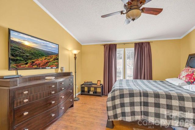 401 Lynn Gap Road, Spruce Pine, NC 28777