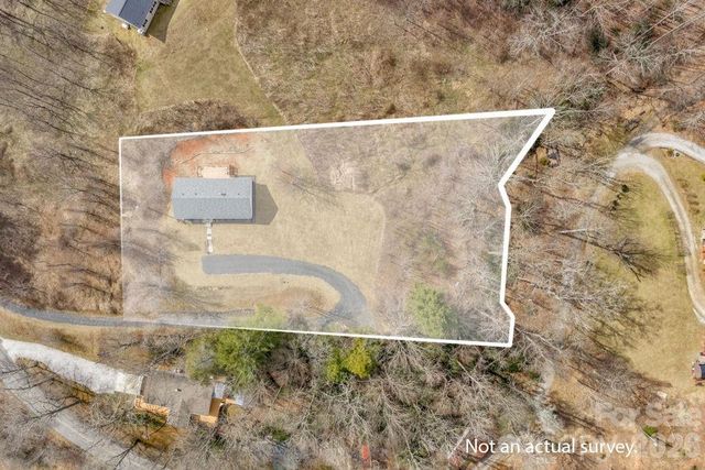 401 Lynn Gap Road, Spruce Pine, NC 28777