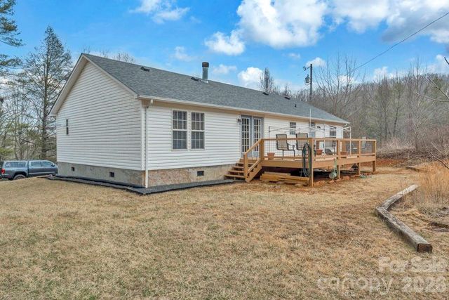 401 Lynn Gap Road, Spruce Pine, NC 28777