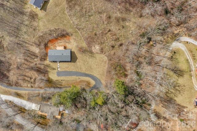 401 Lynn Gap Road, Spruce Pine, NC 28777