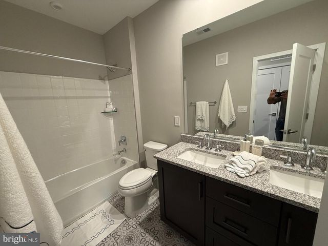 7567 SAWYER FARM WAY, Mclean, VA 22102