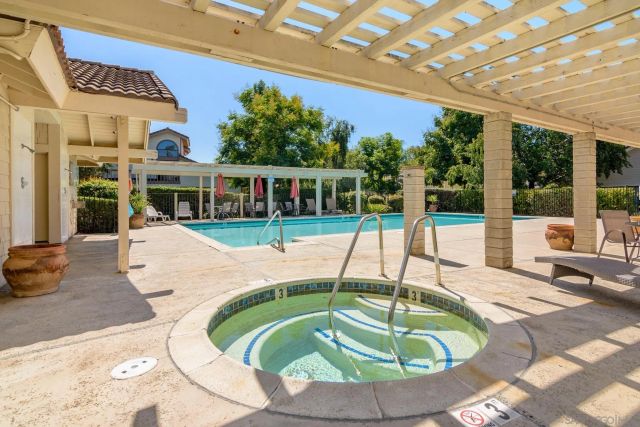 10314 Oak Ranch Ln, Escondido, CA 92026