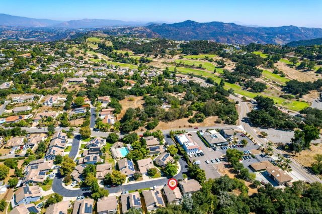 10314 Oak Ranch Ln, Escondido, CA 92026