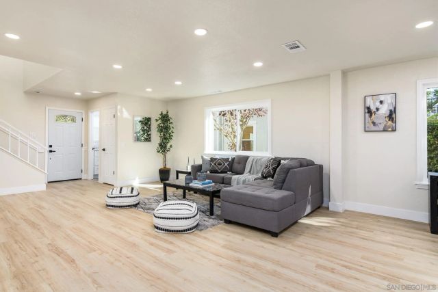 10314 Oak Ranch Ln, Escondido, CA 92026