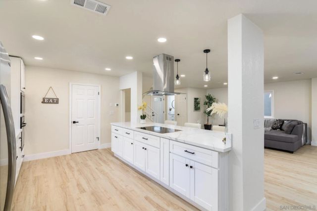 10314 Oak Ranch Ln, Escondido, CA 92026