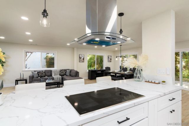 10314 Oak Ranch Ln, Escondido, CA 92026