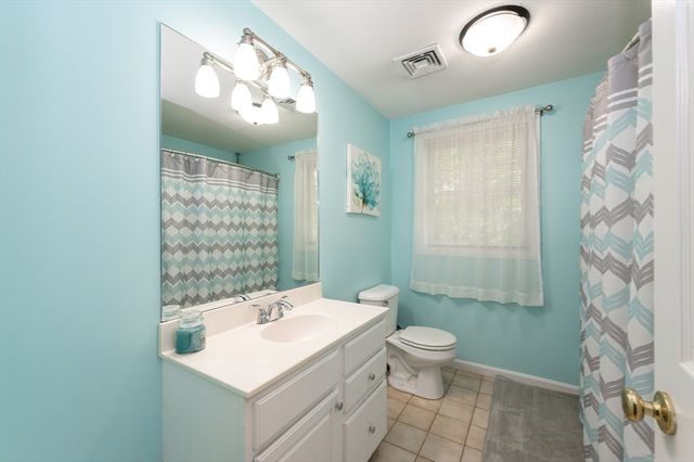 460 Methuen Rd, Dracut, MA 01826