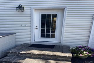 17 Cobbler Lane, East Setauket, NY 11733