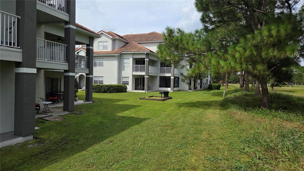 Image 11 of property listing at 14013 FAIRWAY ISLAND DRIVE 415, Orlando, FL 32837
