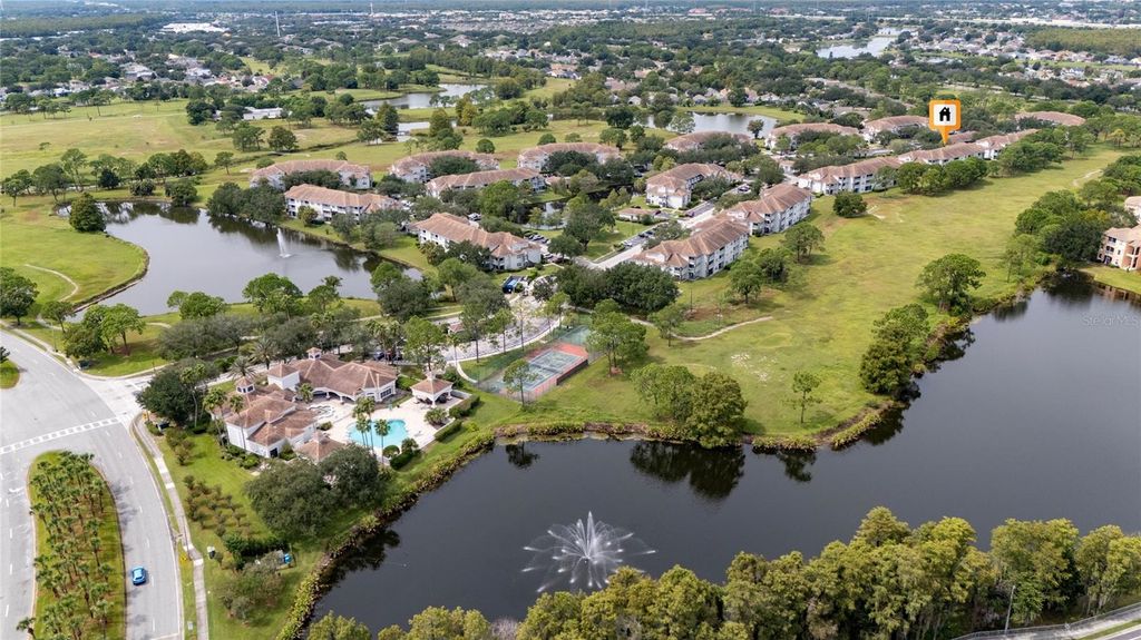 Image 15 of property listing at 14013 FAIRWAY ISLAND DRIVE 415, Orlando, FL 32837