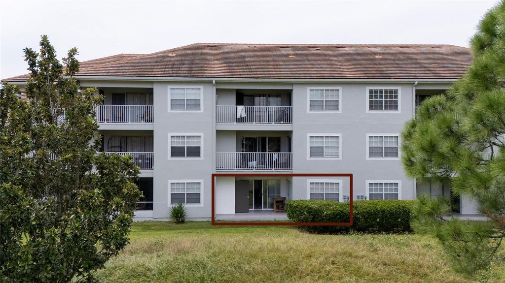 Image 3 of property listing at 14013 FAIRWAY ISLAND DRIVE 415, Orlando, FL 32837