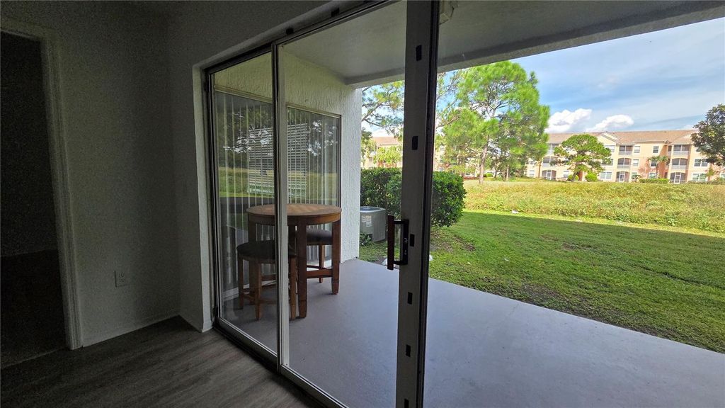 Image 21 of property listing at 14013 FAIRWAY ISLAND DRIVE 415, Orlando, FL 32837