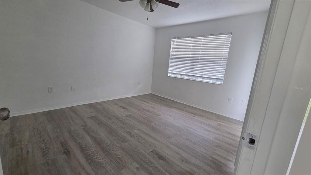 Image 25 of property listing at 14013 FAIRWAY ISLAND DRIVE 415, Orlando, FL 32837