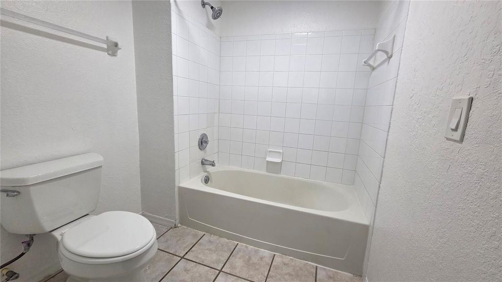 Image 26 of property listing at 14013 FAIRWAY ISLAND DRIVE 415, Orlando, FL 32837
