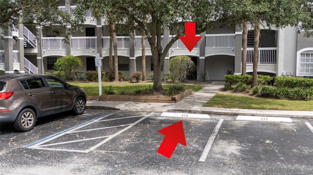 Image 4 of property listing at 14013 FAIRWAY ISLAND DRIVE 415, Orlando, FL 32837