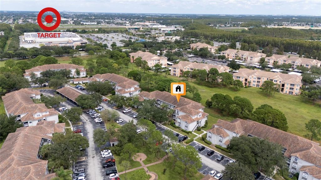 Image 5 of property listing at 14013 FAIRWAY ISLAND DRIVE 415, Orlando, FL 32837