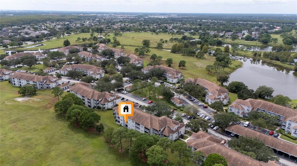 Image 8 of property listing at 14013 FAIRWAY ISLAND DRIVE 415, Orlando, FL 32837