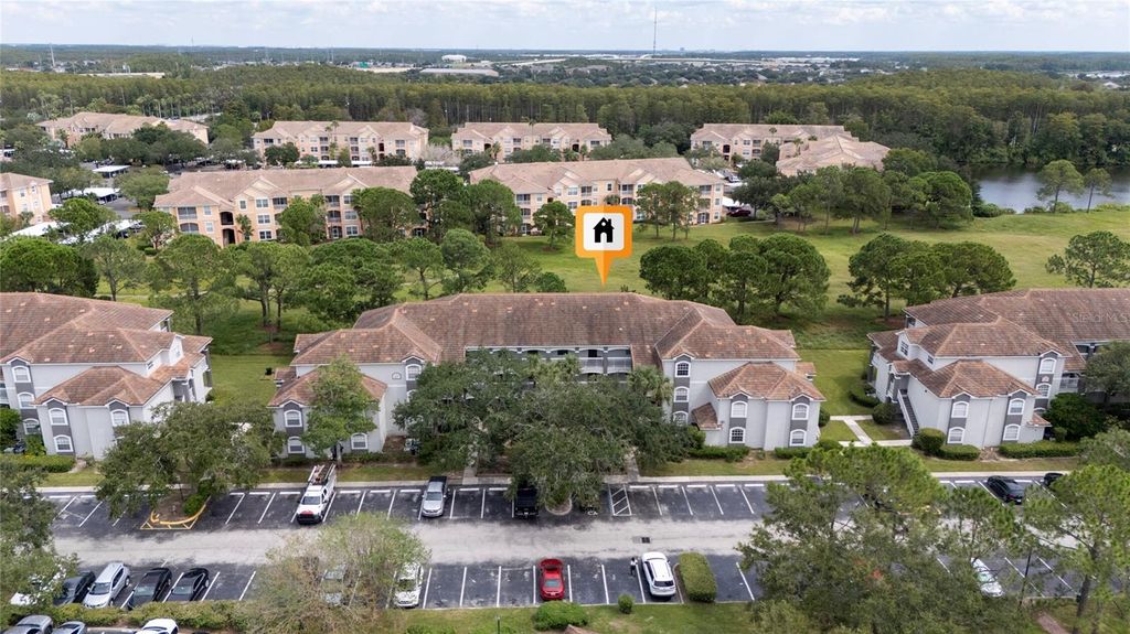 Image 9 of property listing at 14013 FAIRWAY ISLAND DRIVE 415, Orlando, FL 32837