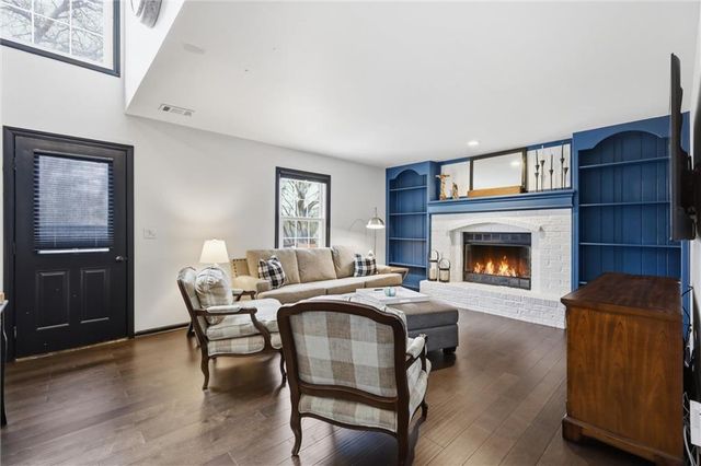 11520 Robinson Street, Overland Park, KS 66210