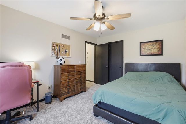 11520 Robinson Street, Overland Park, KS 66210