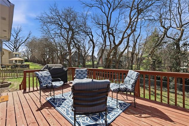 11520 Robinson Street, Overland Park, KS 66210