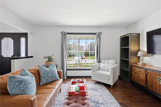 11520 Robinson Street, Overland Park, KS 66210