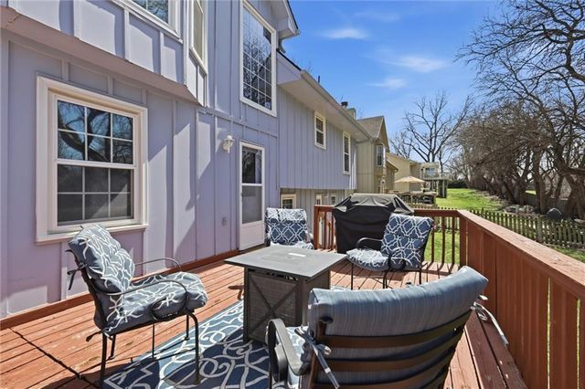 11520 Robinson Street, Overland Park, KS 66210