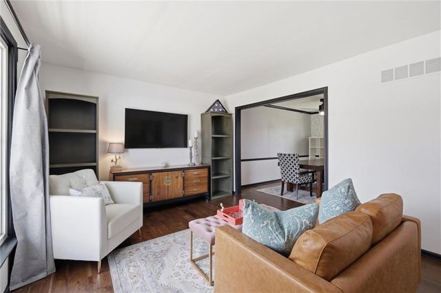 11520 Robinson Street, Overland Park, KS 66210