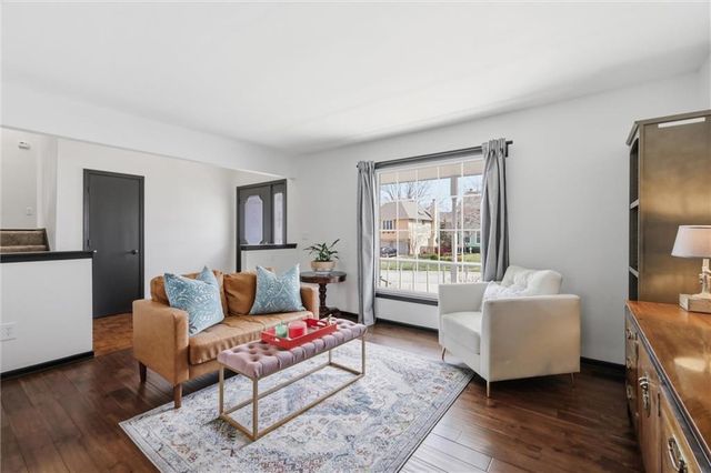 11520 Robinson Street, Overland Park, KS 66210