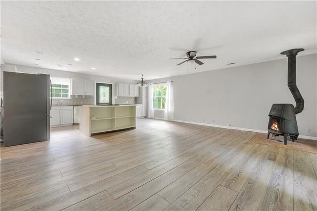 376 Doe Lane, Mansfield, GA 30055