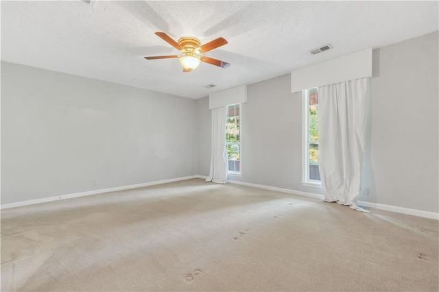 376 Doe Lane, Mansfield, GA 30055