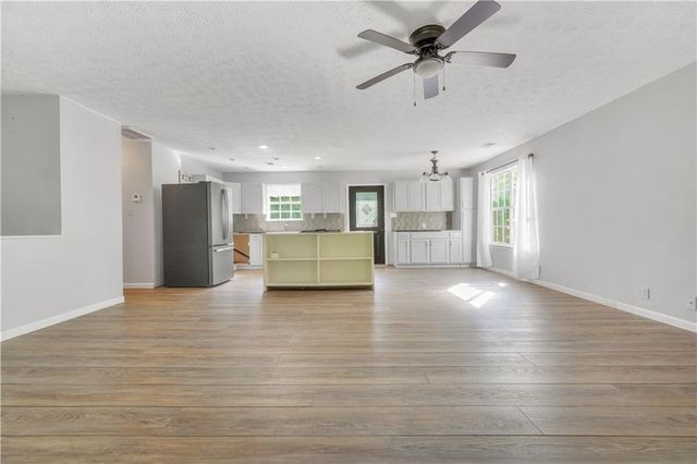 376 Doe Lane, Mansfield, GA 30055