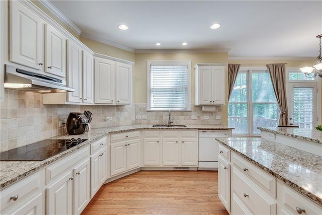 4214 Balmoral Glen Drive, Berkeley Lake, GA 30092