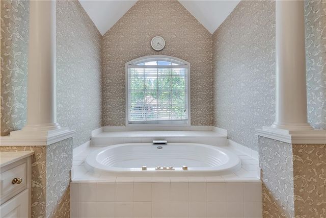 4214 Balmoral Glen Drive, Berkeley Lake, GA 30092