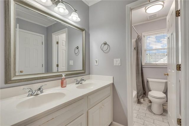 4214 Balmoral Glen Drive, Berkeley Lake, GA 30092