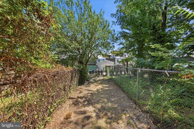 1823 GALES ST NE, Washington, DC 20002