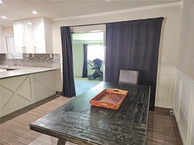 2013 Las Verdes Street, Las Vegas, NV 89102