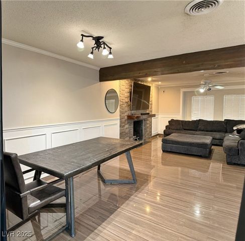 2013 Las Verdes Street, Las Vegas, NV 89102