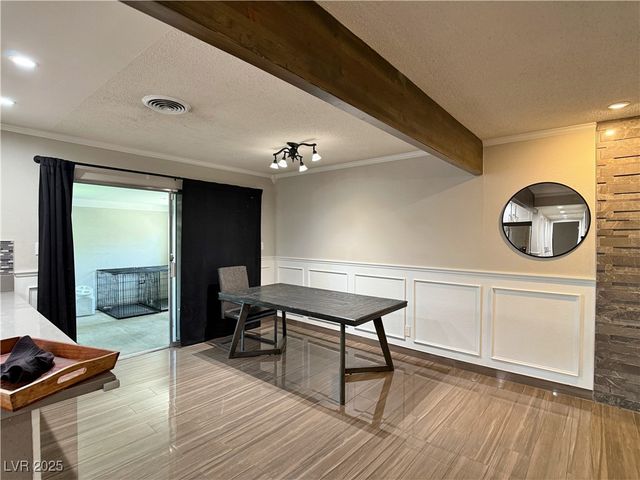 2013 Las Verdes Street, Las Vegas, NV 89102