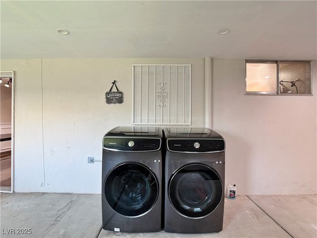 2013 Las Verdes Street, Las Vegas, NV 89102