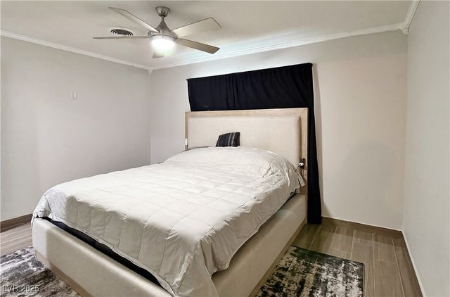 2013 Las Verdes Street, Las Vegas, NV 89102