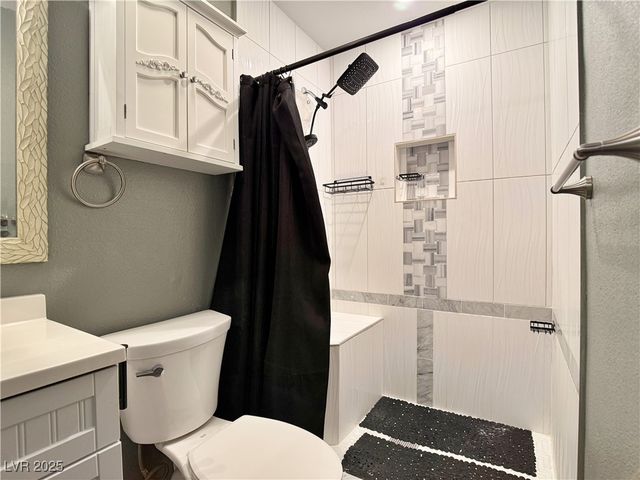 2013 Las Verdes Street, Las Vegas, NV 89102