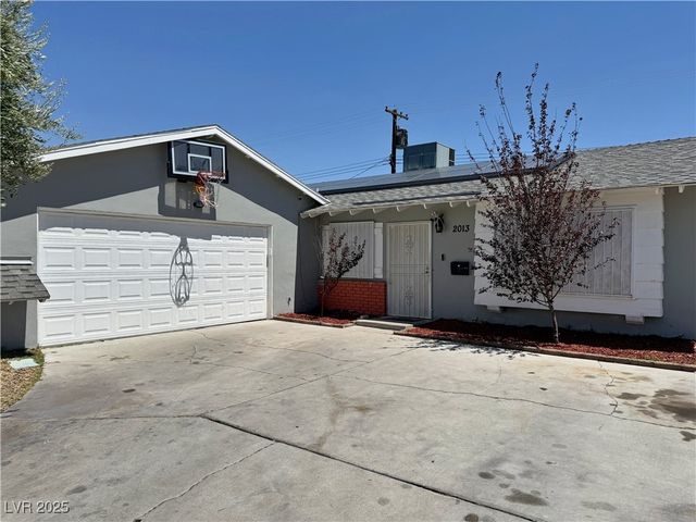 2013 Las Verdes Street, Las Vegas, NV 89102