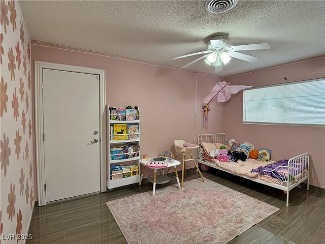 2013 Las Verdes Street, Las Vegas, NV 89102