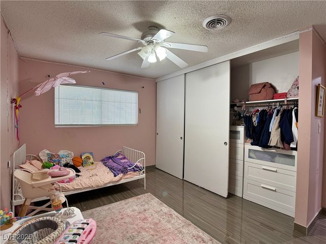 2013 Las Verdes Street, Las Vegas, NV 89102